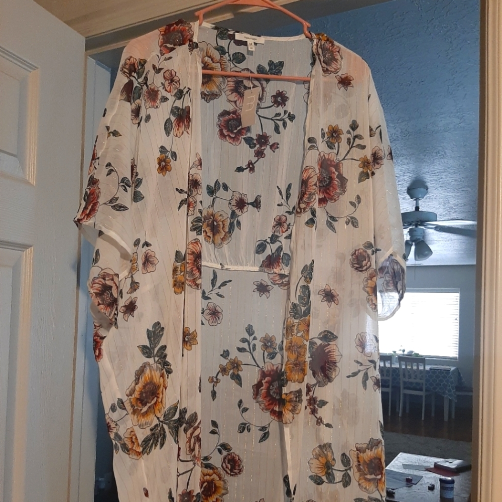 Maurices plus size 0/1 floral kimono